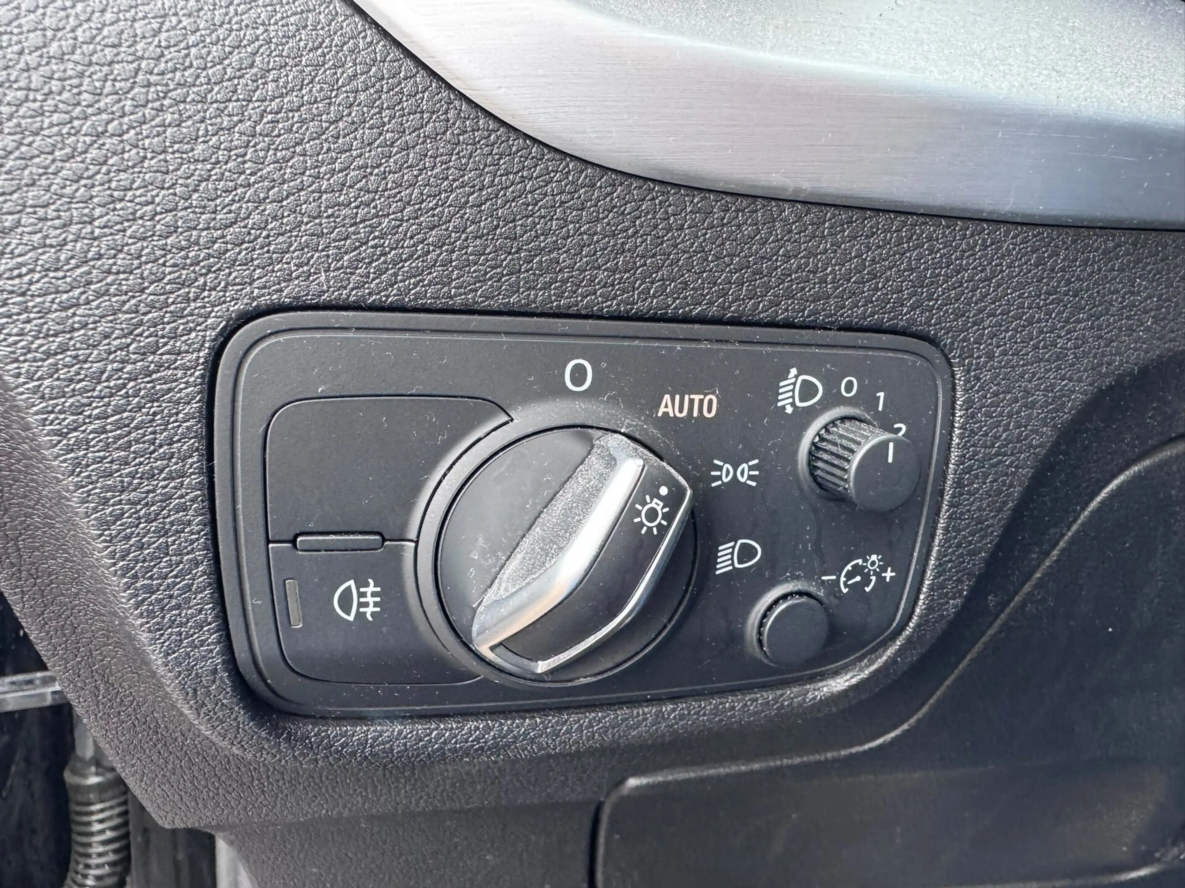 Audi Q2 30 TFSI Sport — photo 10