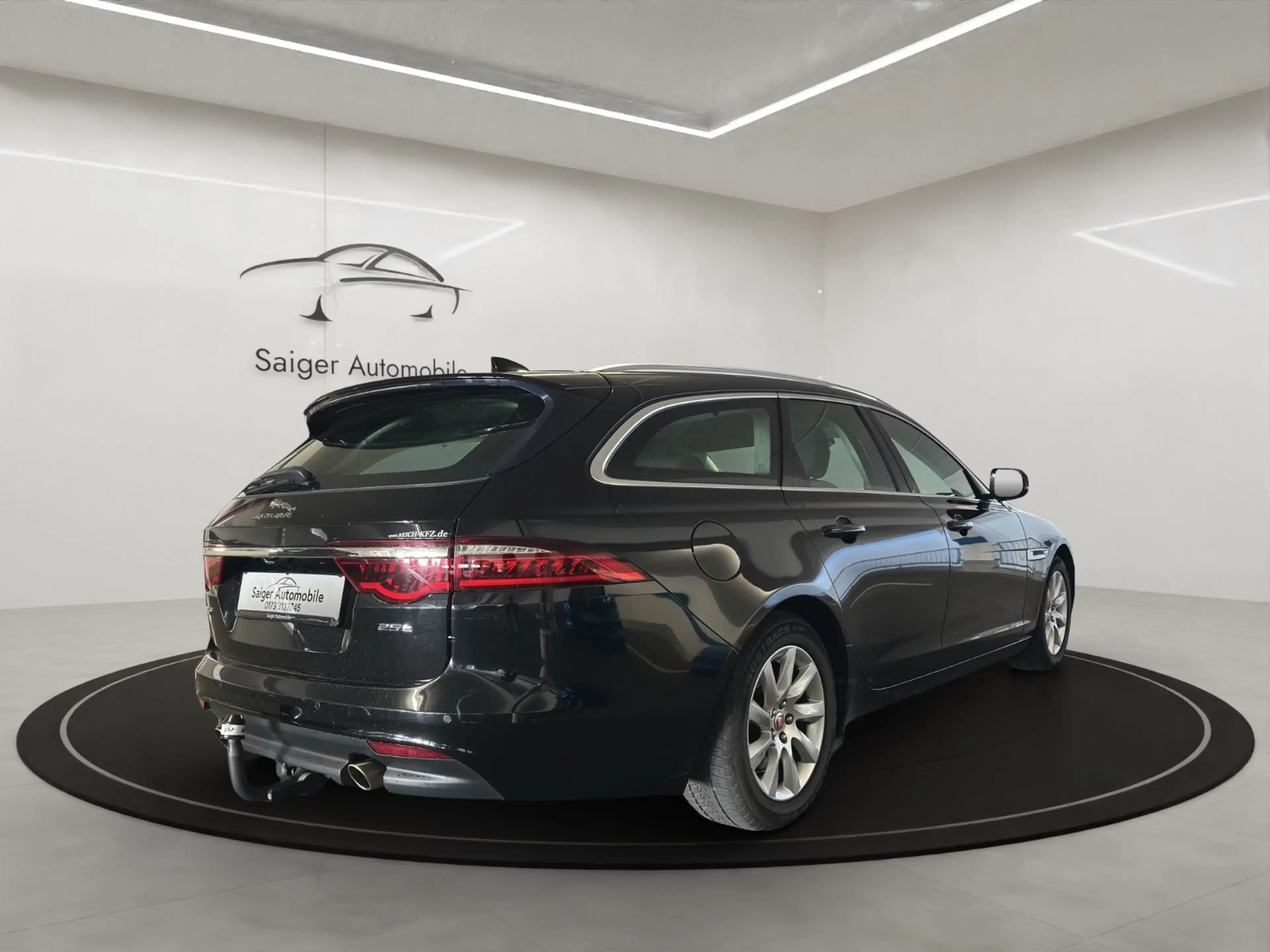 Jaguar XF Sportbrake Pure — photo 5