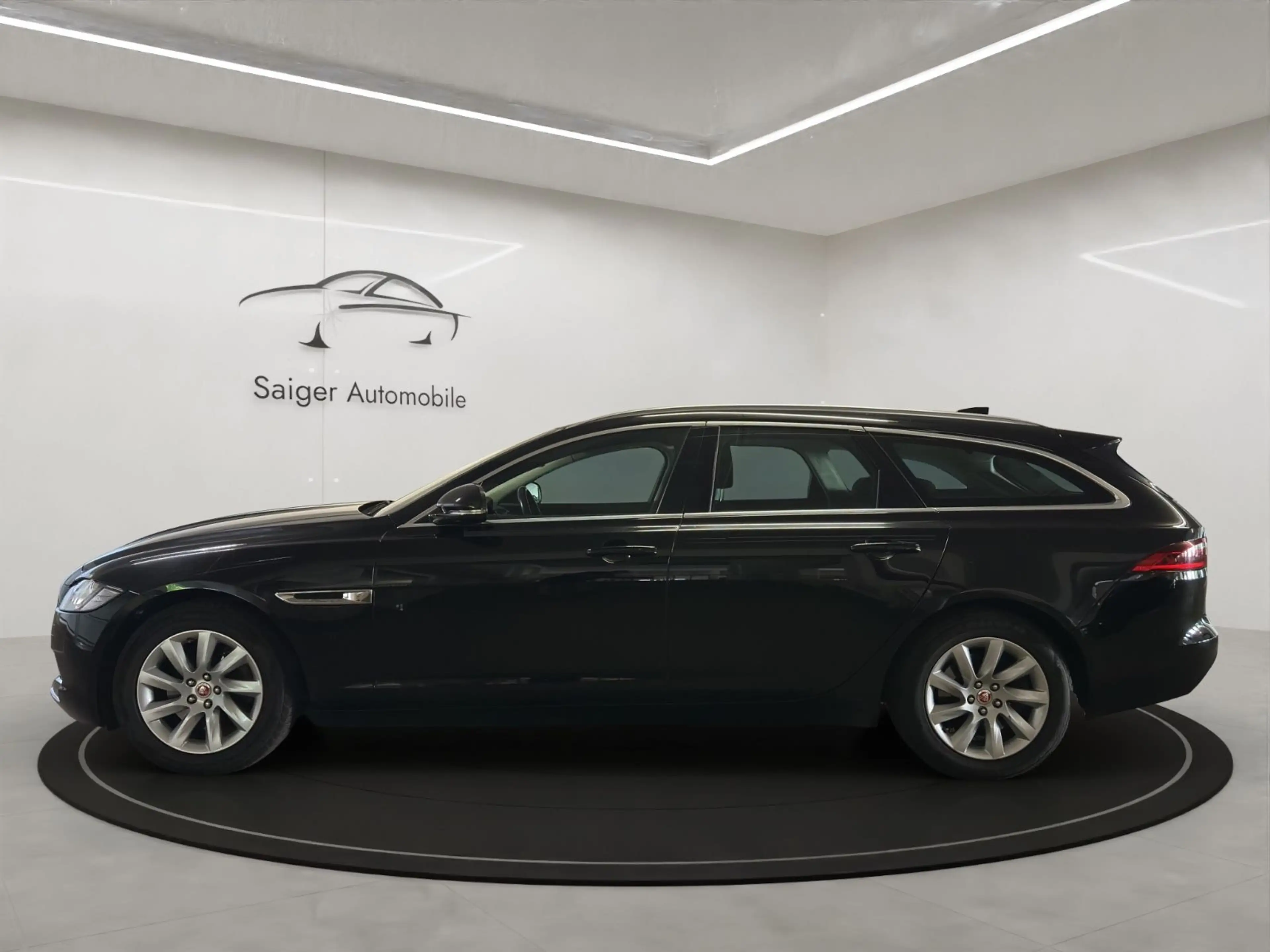 Jaguar XF Sportbrake Pure — photo 2