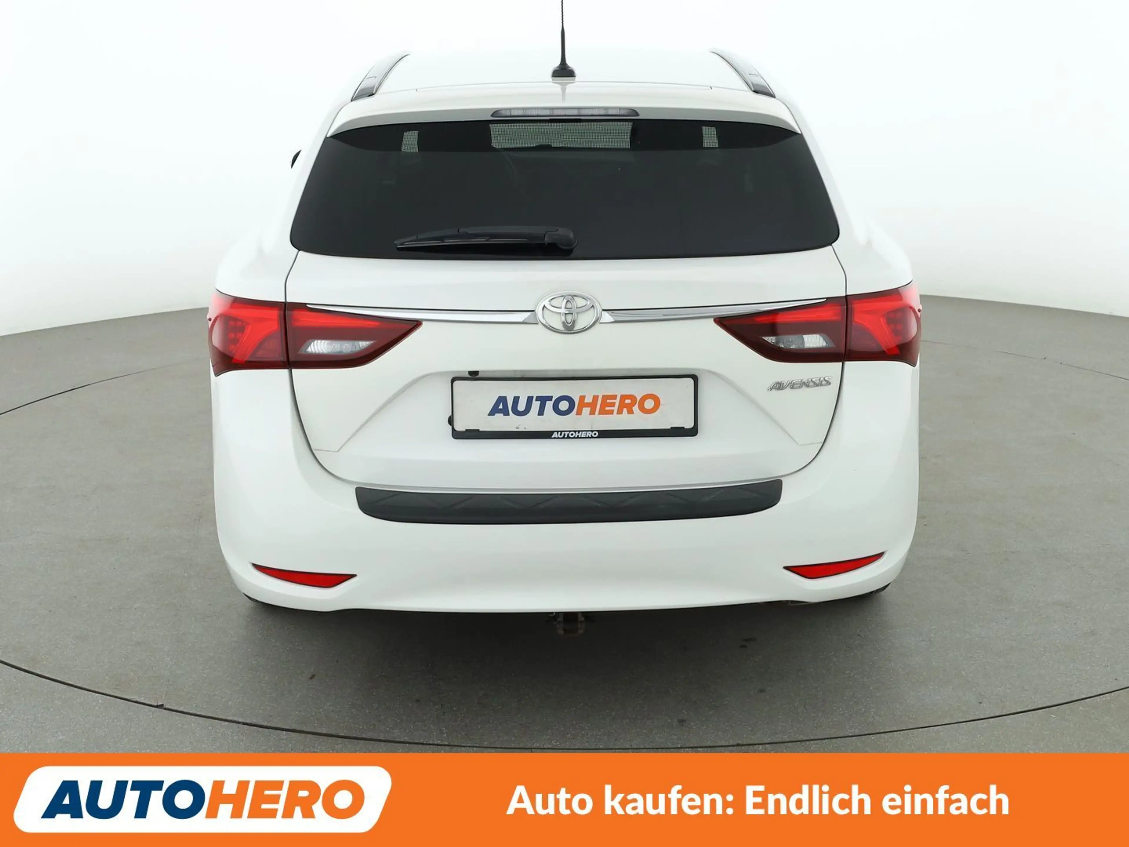 Toyota Avensis 1.8 Team D*NAVI*LED*TEMPO*CAM* — photo 5
