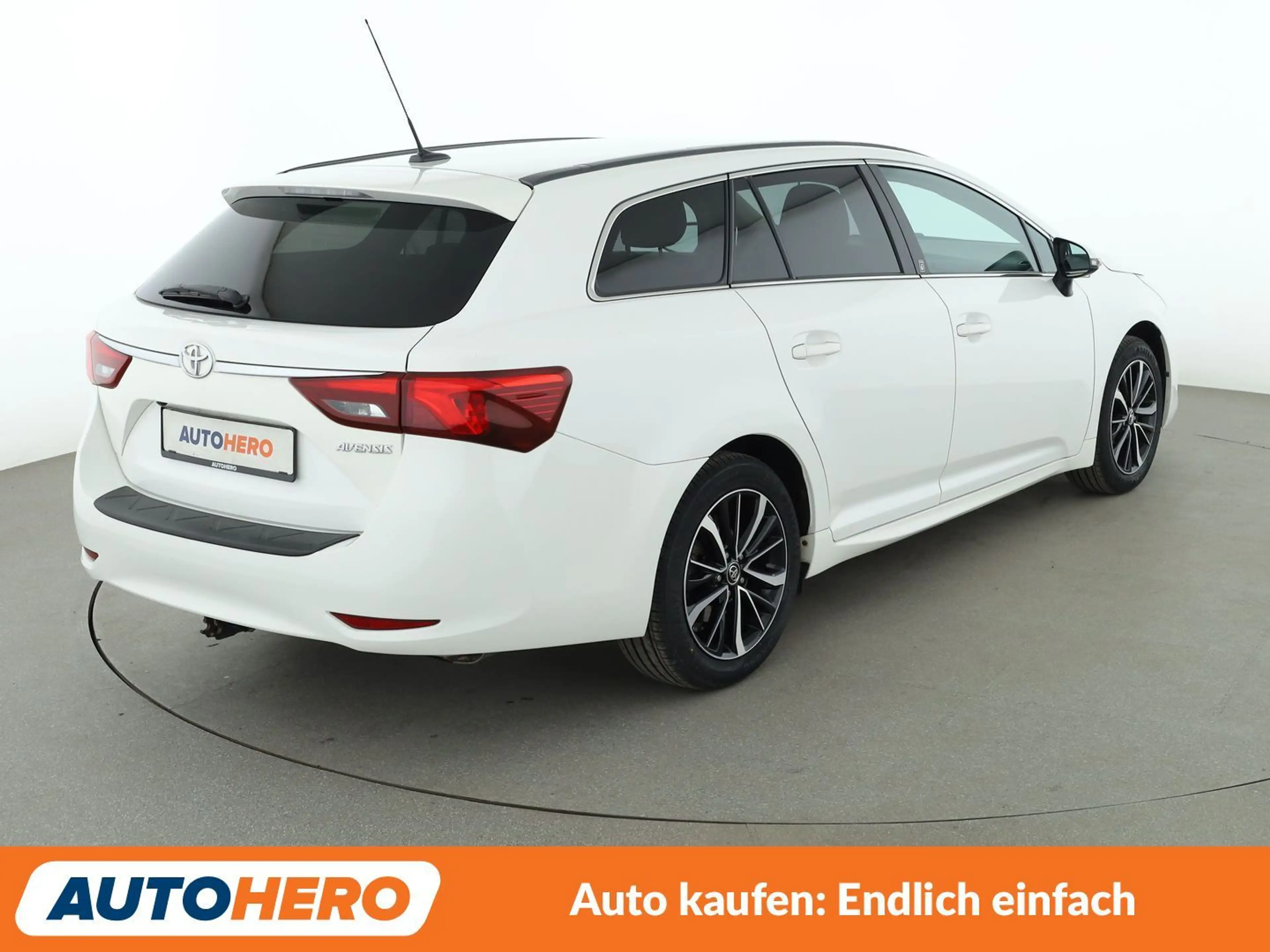 Toyota Avensis 1.8 Team D*NAVI*LED*TEMPO*CAM* — photo 6