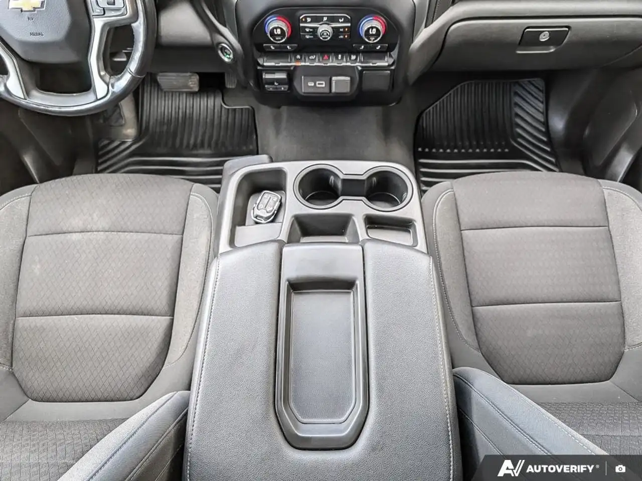 Chevrolet Silverado 1500 снимка Chevrolet Silverado 1500
