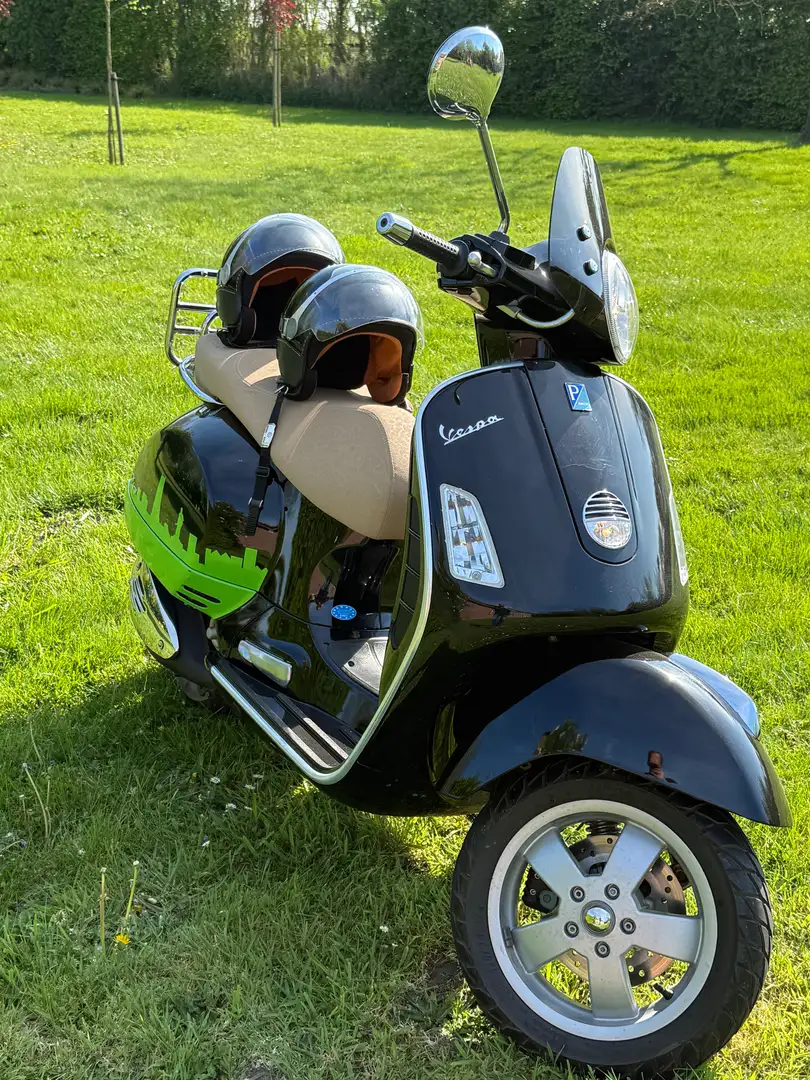 Vespa 125 125GTS Negro - 1
