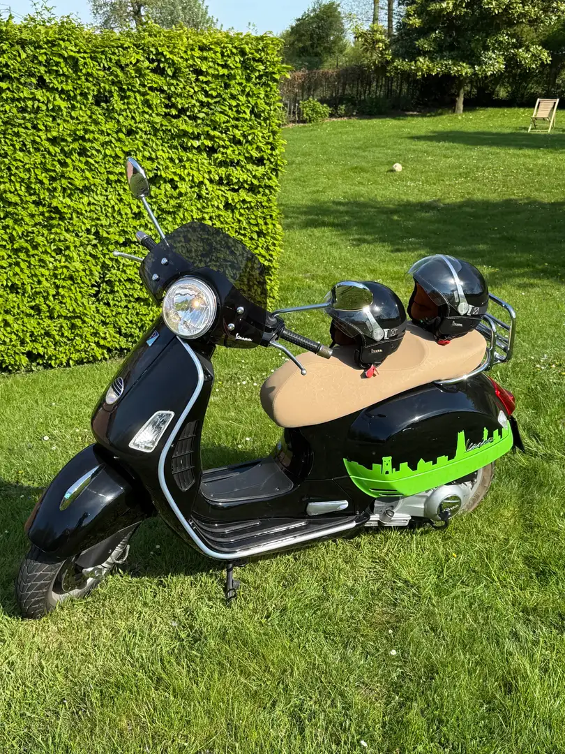 Vespa 125 125GTS Negro - 2