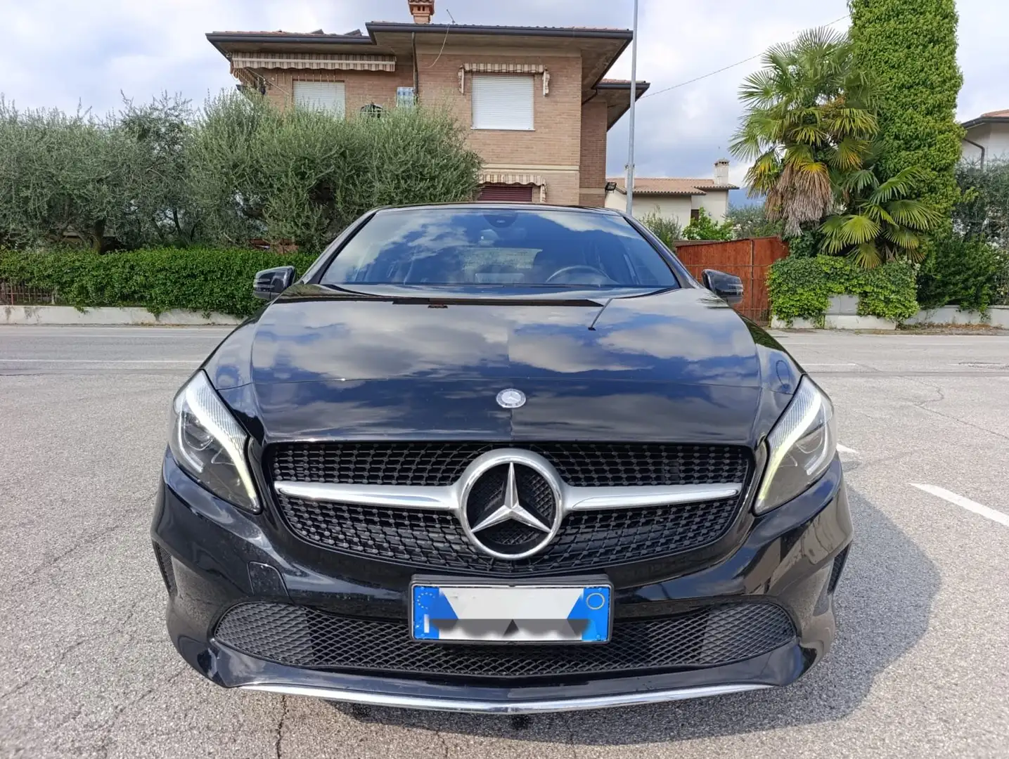 Mercedes-Benz A 200 A 200 d Sport auto Nero - 2