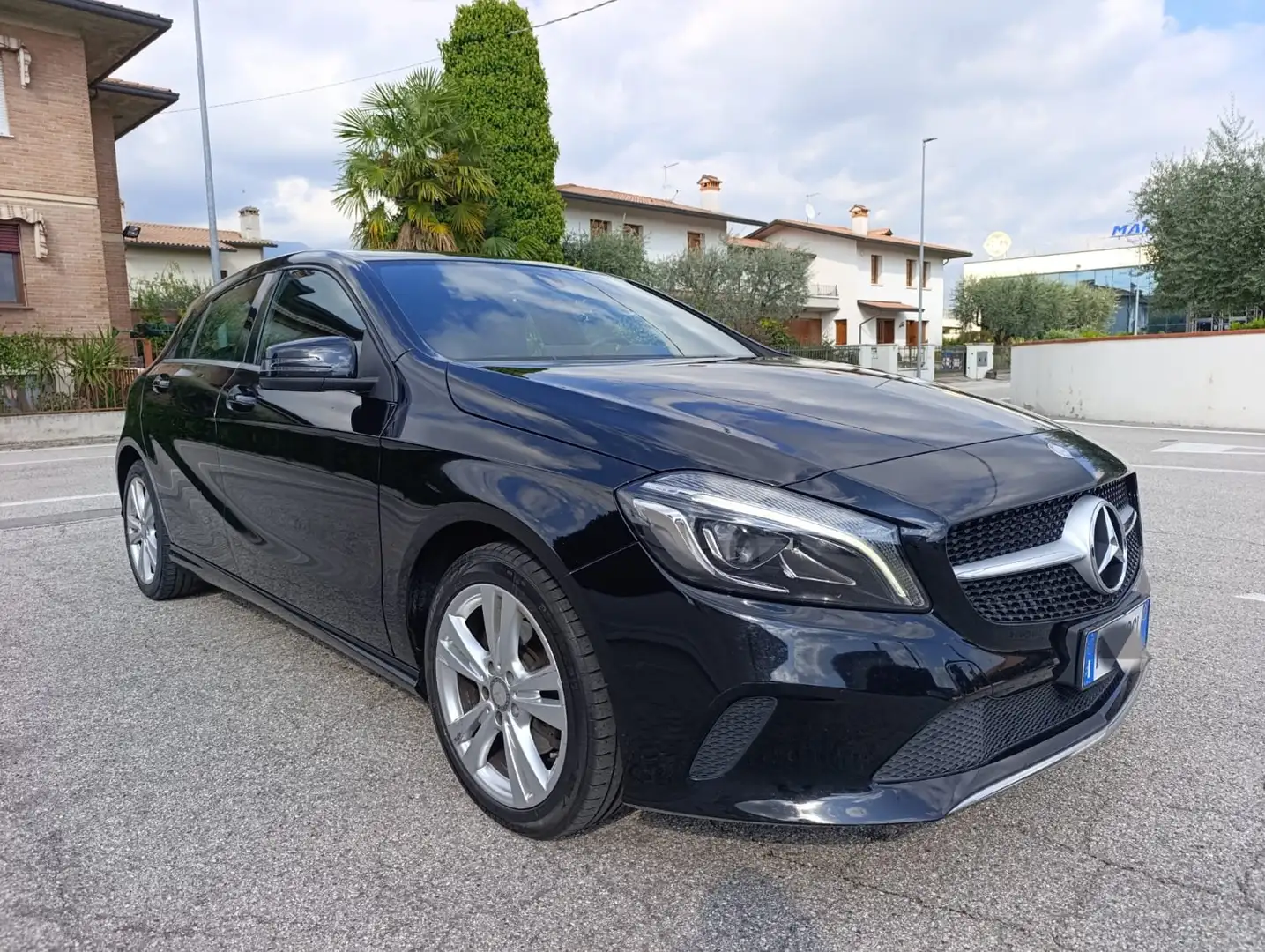 Mercedes-Benz A 200 A 200 d Sport auto Nero - 1