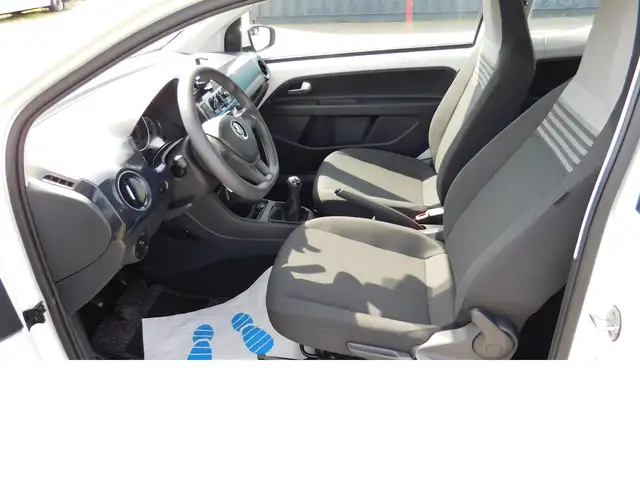 Volkswagen Up! view 9