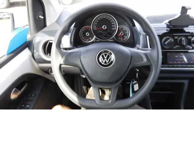 Volkswagen Up! view 7