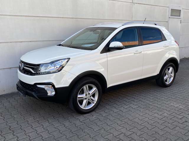 SsangYong Korando Korando 2,0 E-XGI Quartz 2WD MT  RKam Navi Tmat Sh