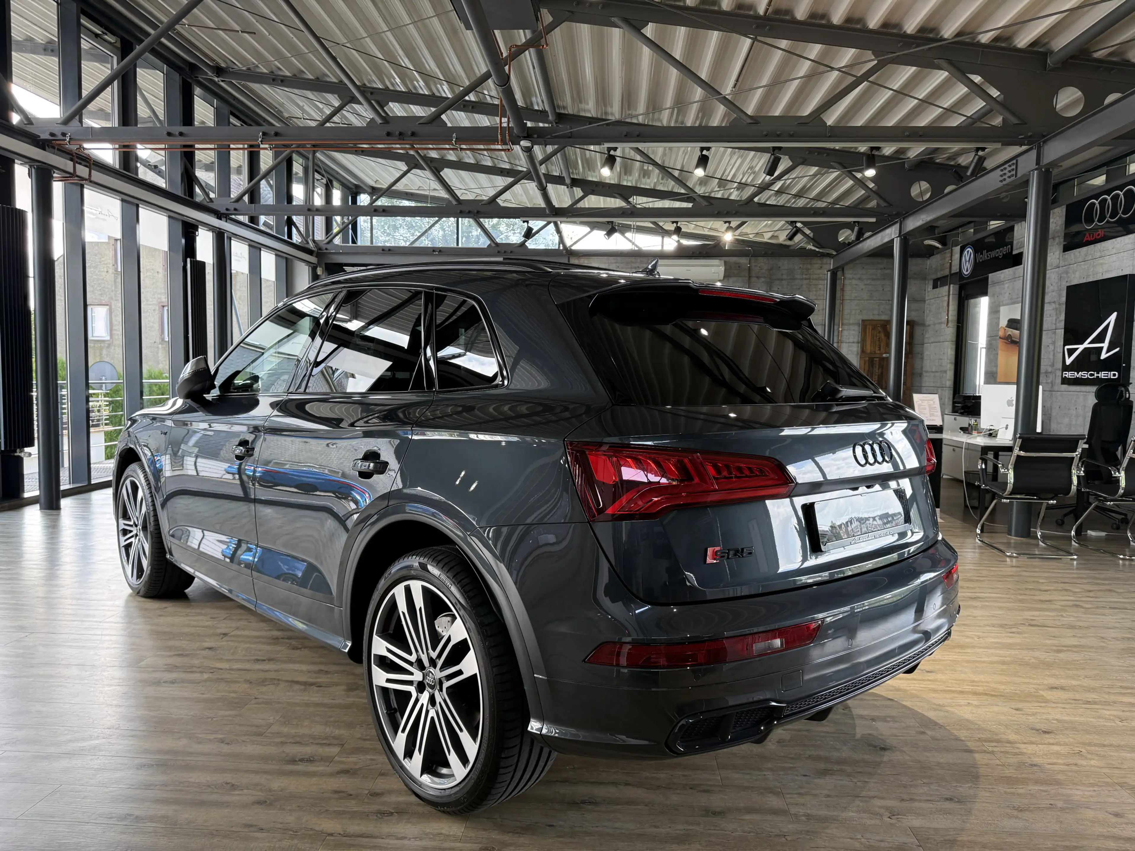 Audi SQ5 3.0 TFSI quattro*PANO*ACC*AHK*HUD*B&O*LEDER — photo 4