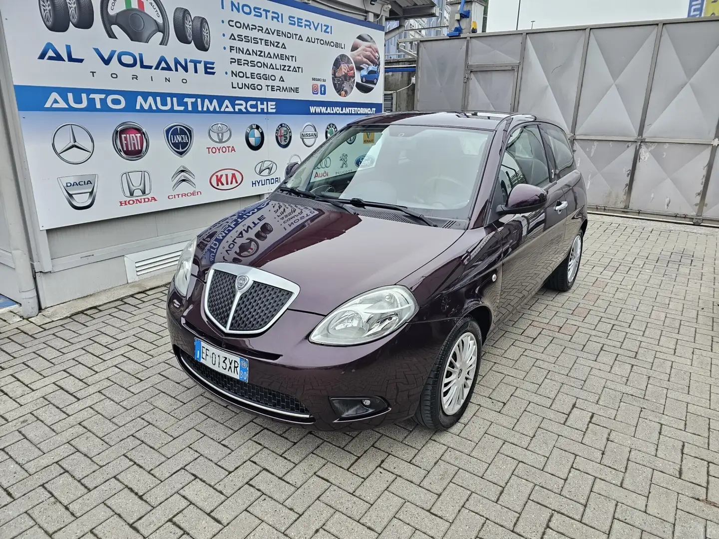 Lancia Ypsilon 1.2 69 CV Argento Lilla - 1