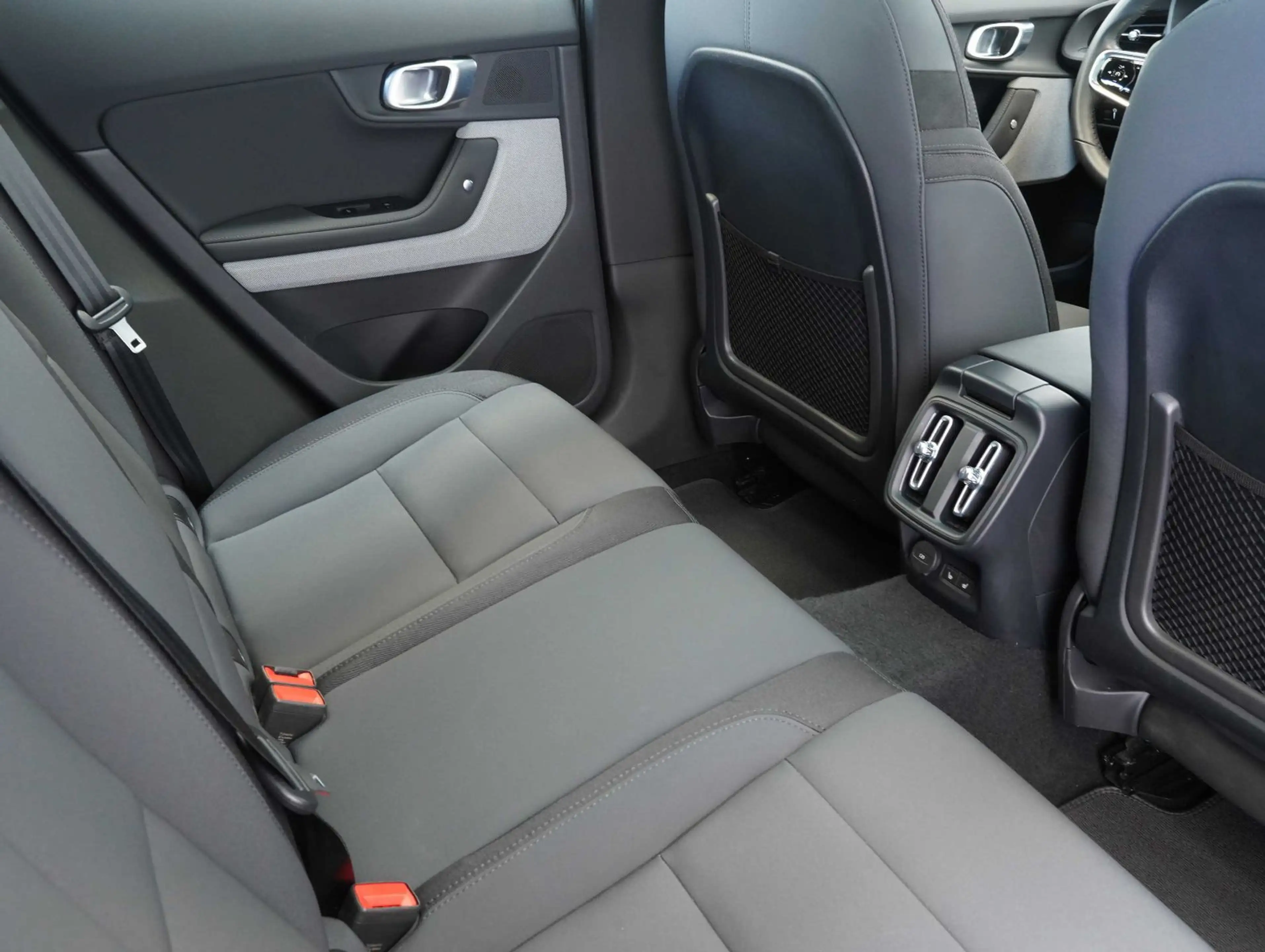 Polestar 2 Long Range Dual 78kWh PANO/PILOT+PLUS-PAKET — photo 15