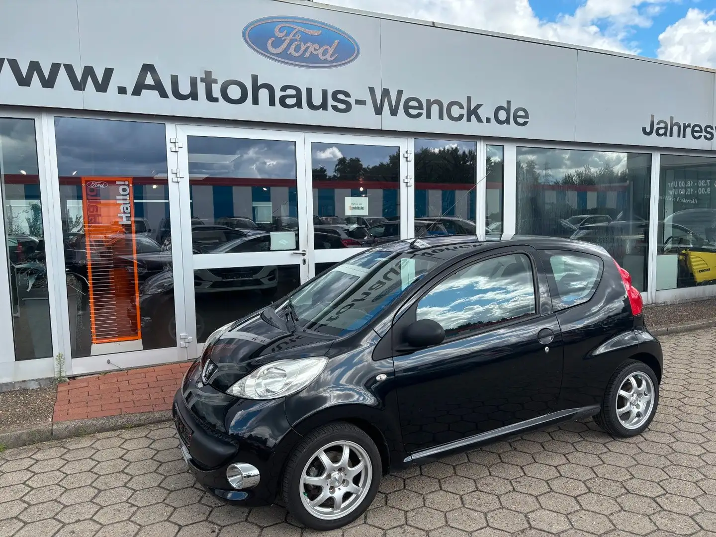 Peugeot 107 Petit Filou Schwarz - 2