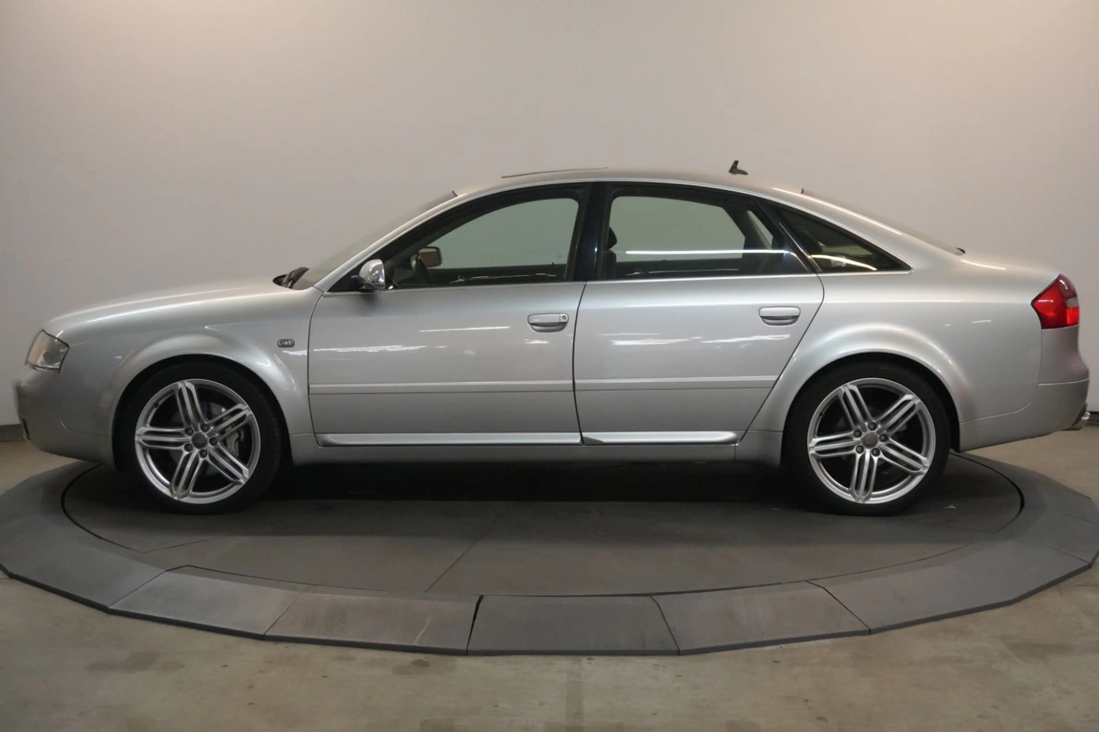Audi S6 4.2 V8 quattro Automatik StzHzg Solardach — photo 2
