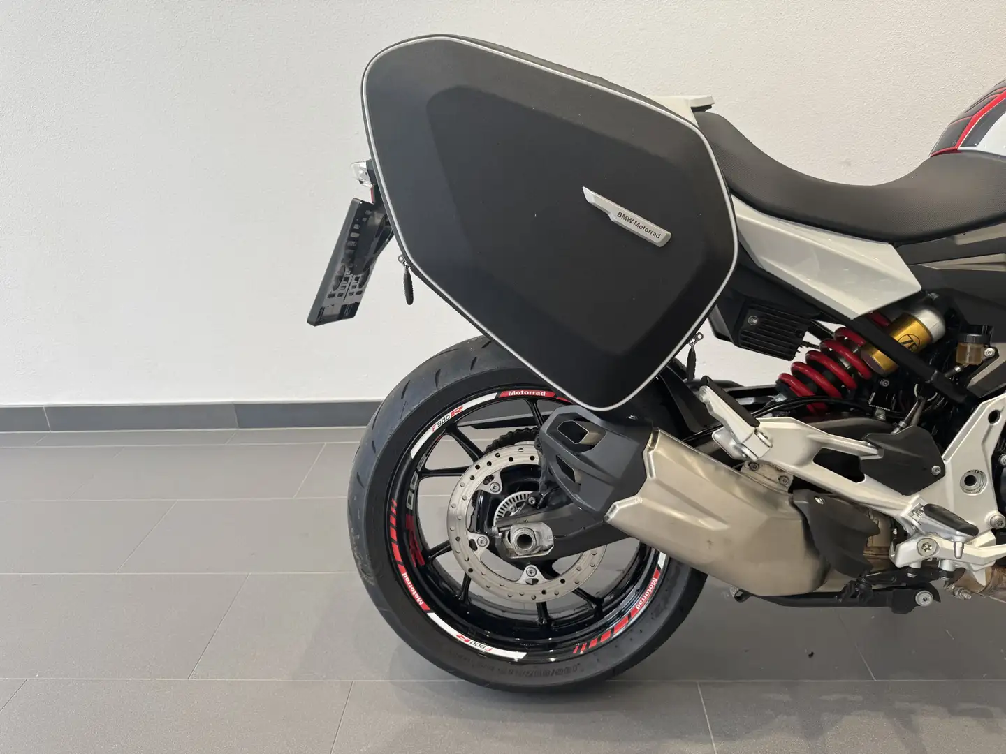 BMW F 900 R Grau - 2