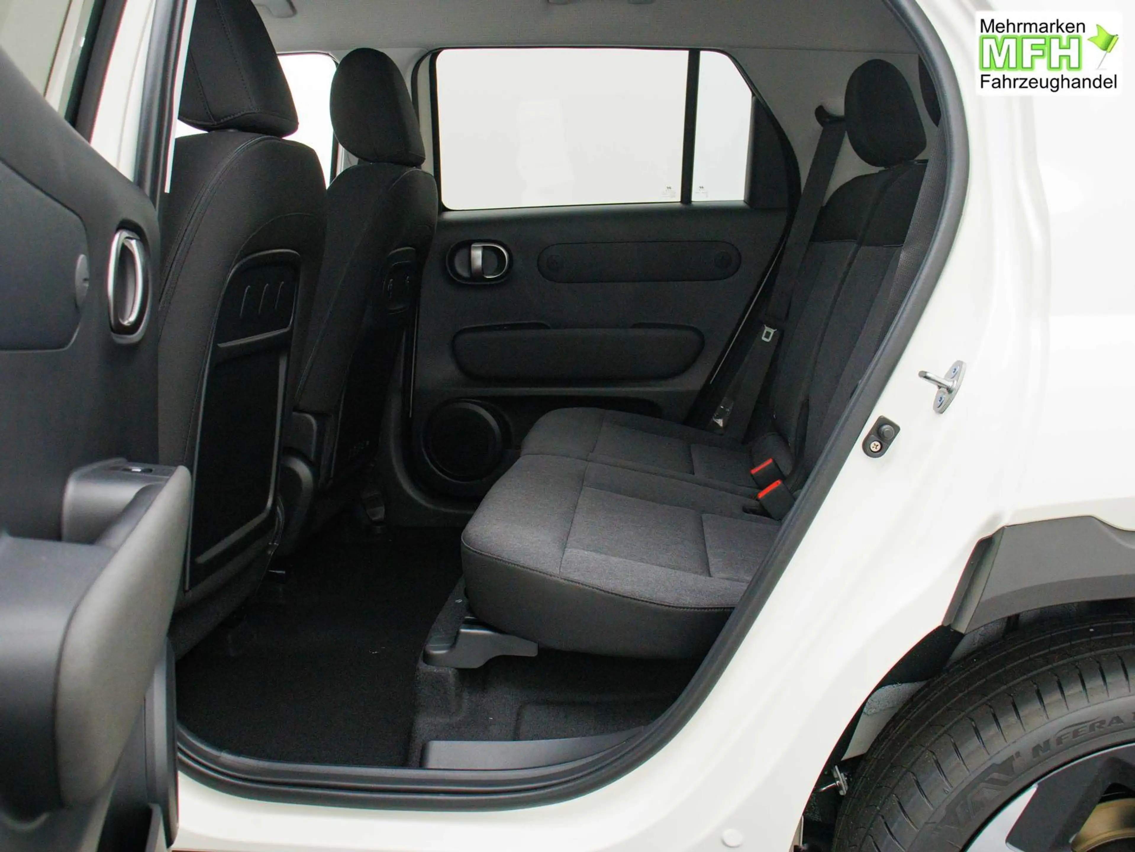 Hyundai Inster Evolve 49 kWh ACC / PDC V&H + 360 Kamera Keyles... — photo 6