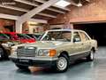 Mercedes-Benz 280 SE W126 2.7L 6 cylindres 82 760 kms certifiés Gris Silberdistel Toit ouvrant Carnet et historique complet État collection Grijs - thumbnail 1