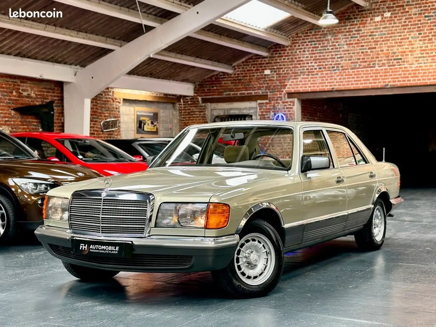 Mercedes-Benz 280 SE W126 2.7L 6 cylindres 82 760 kms certifiés Gris Silberdistel Toit ouvrant Carnet et historique complet État collection Grijs - 1