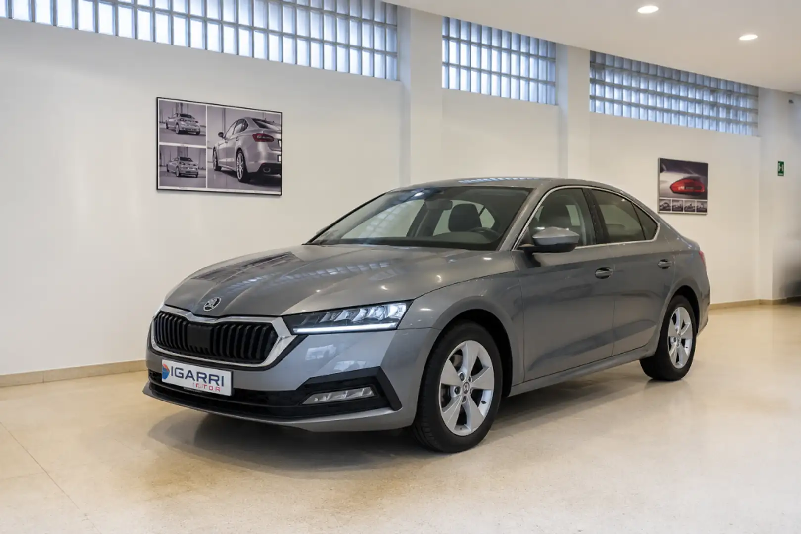 Skoda Octavia 2.0TDI Ambition 110kW Gris - 1