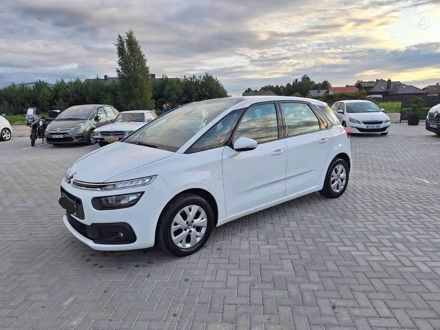 Citroen C4 Picasso BlueHDi 120 SELECTION - 2