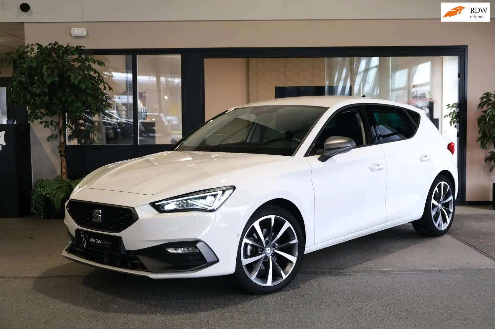 SEAT Leon 1.5 eTSI FR DSG Keyless Navi Cam Led Sfeer ACC Pdc Blanco - 1