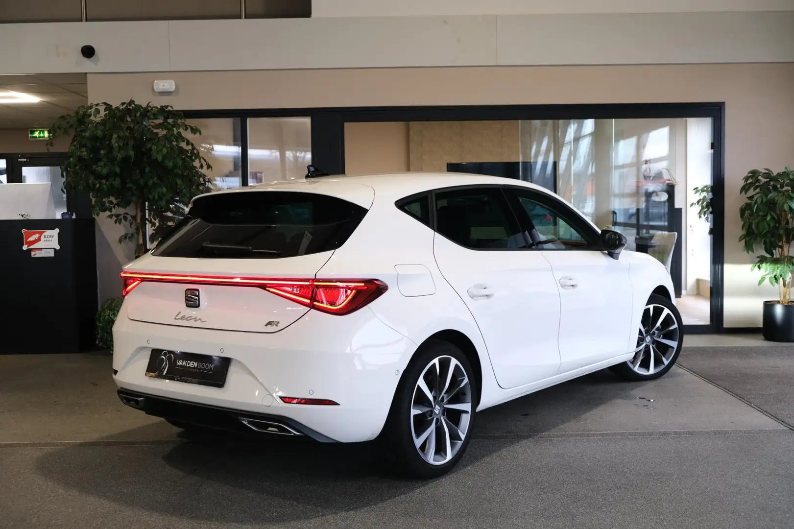 SEAT Leon 1.5 eTSI FR DSG Keyless Navi Cam Led Sfeer ACC Pdc Blanco - 2