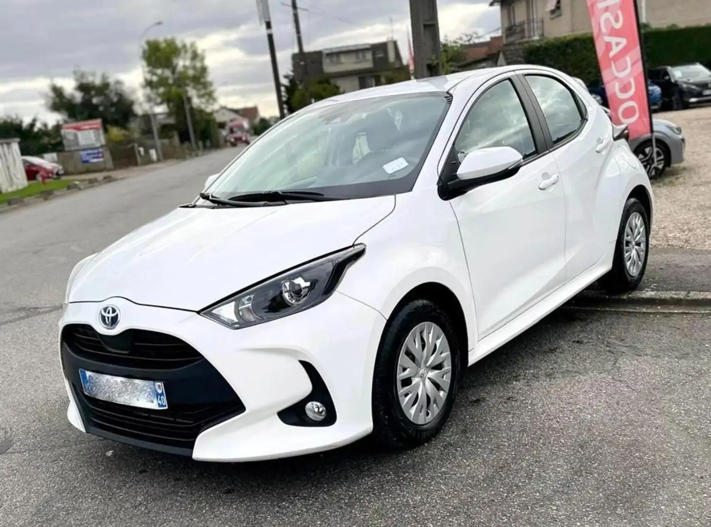 Toyota Yaris DYNAMIC 1.5 HYBRIDE 116h 01/2023 15000HT ENTRETIEN COMPLET A JOUR TBEG Noir - 1