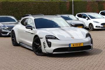 Cross Turismo 4 93 kWh / SoH 92,2% / Panoramadak /