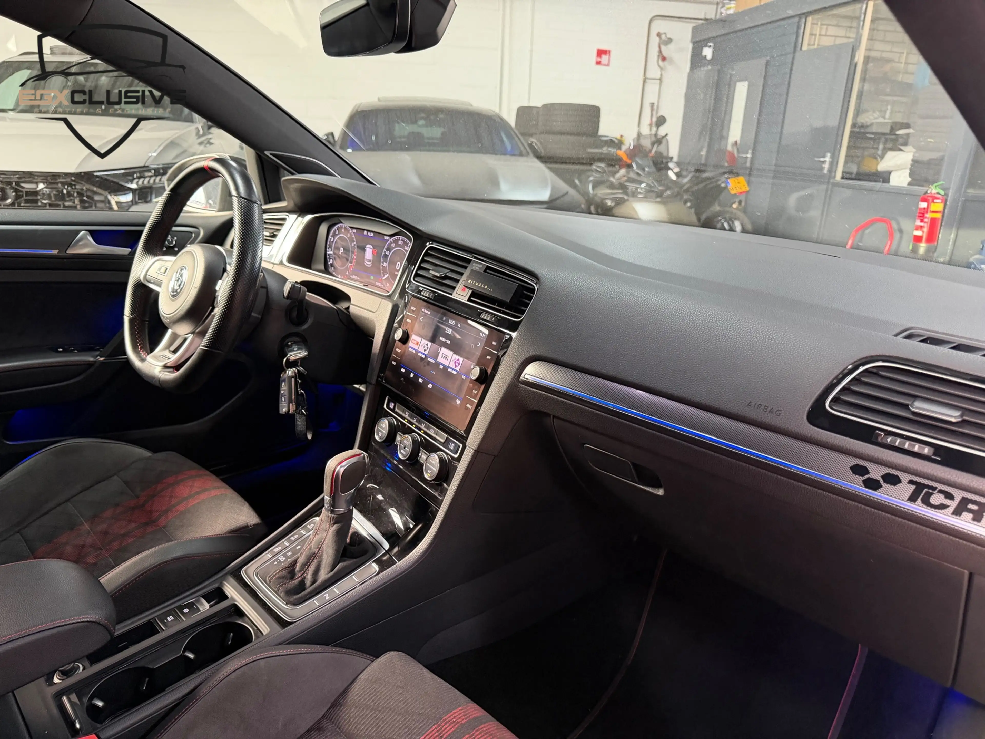 Volkswagen Golf GTI 2.0 TSI TCR Camera|dynaudio|ACC|FRONT ASSIST — photo 40