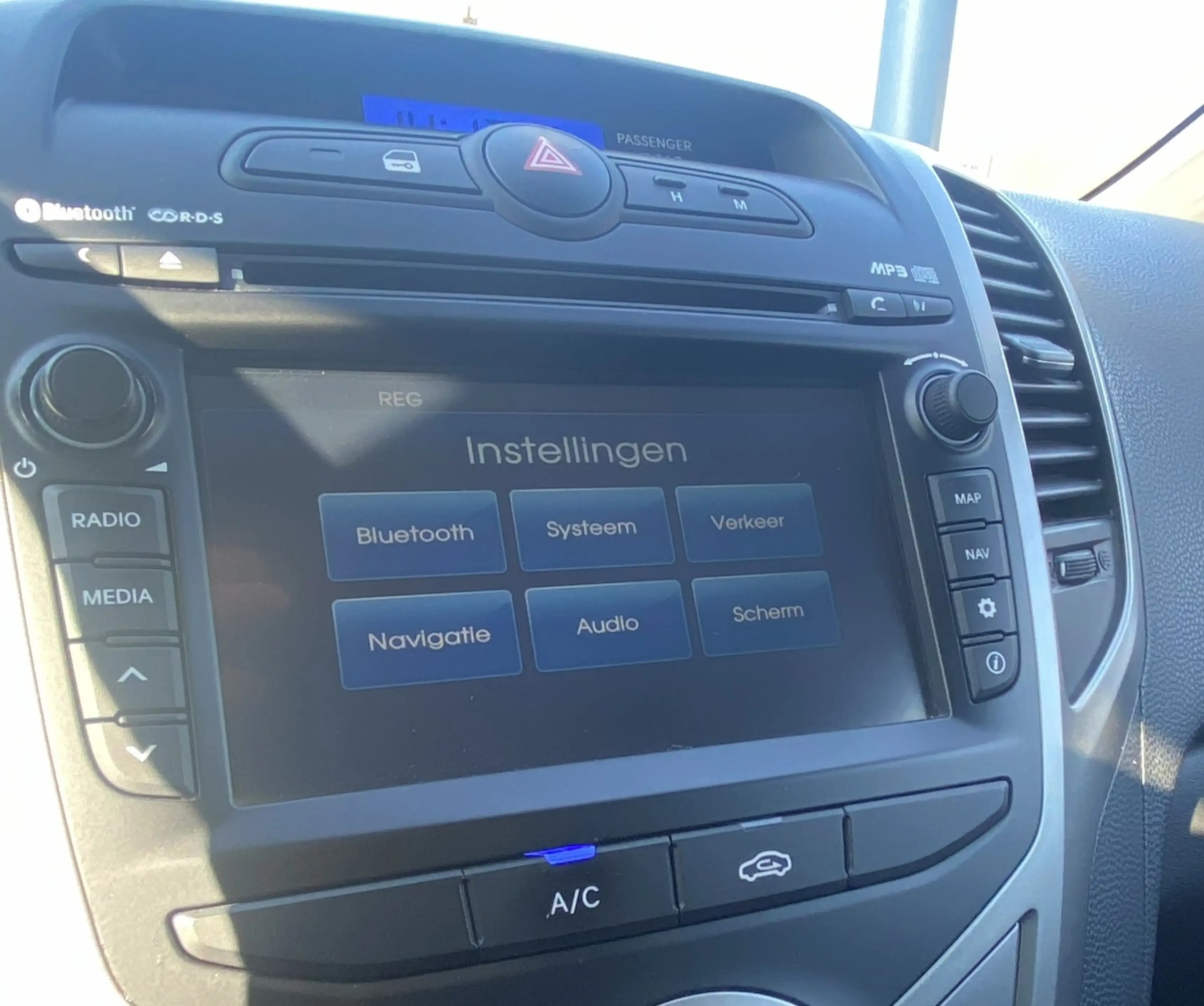 Hyundai iX20 1.4i Go!/ Camera / AC/ Navi/ Nw. APK/ NAP/ 1e eig. — photo 17