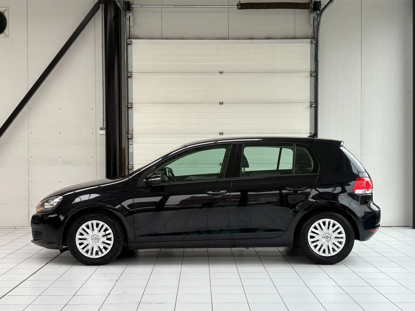Volkswagen Golf 1.6 *GPS * PDC * CLIM * 1ER PROP * 5 PORTES * Zwart - 2