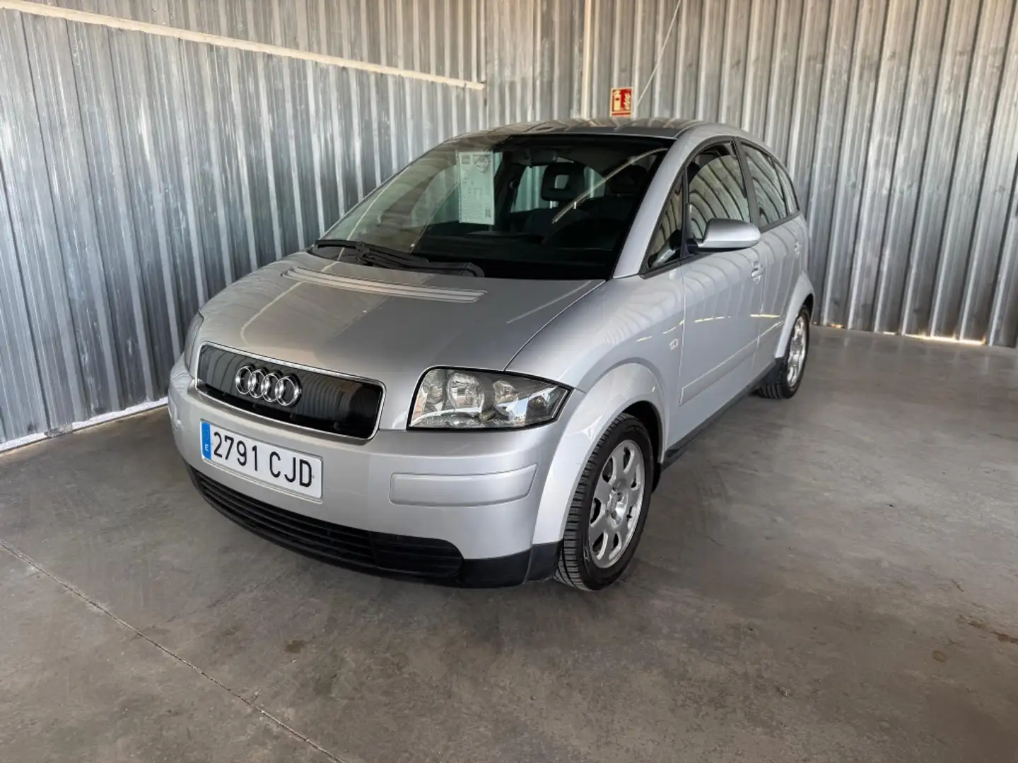 Audi A2 1.4 Grau - 1