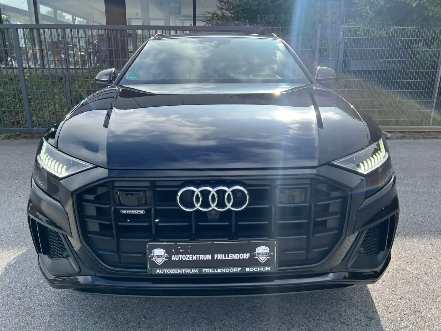 Audi Q8 50 TDI quattro S-Line/HEAD UP/PANO/360/22ZOLL Schwarz - 2