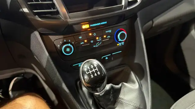 Ford Transit view 11