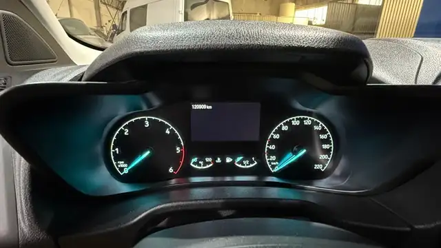 Ford Transit view 8