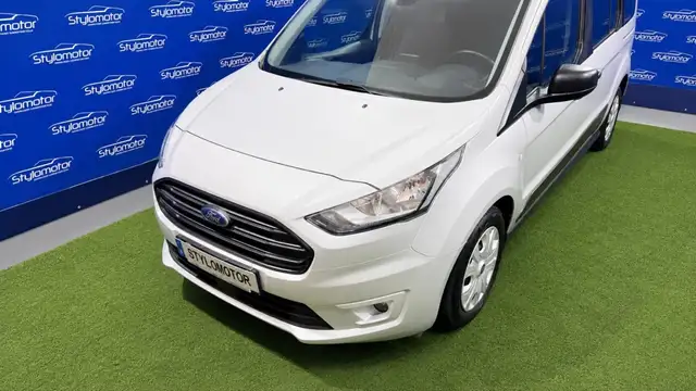Ford Transit view 13