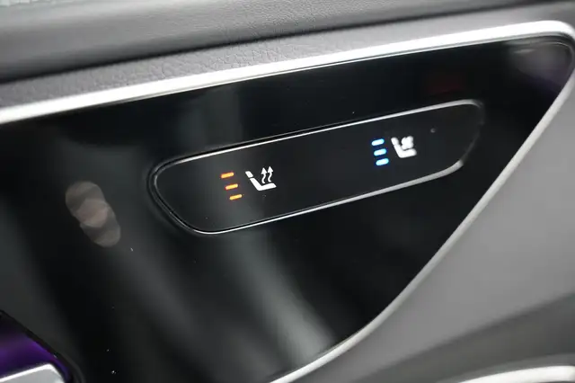 Mercedes-Benz C-Class view 11