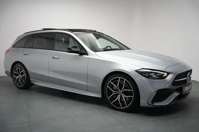 Mercedes-Benz C-Class view 5