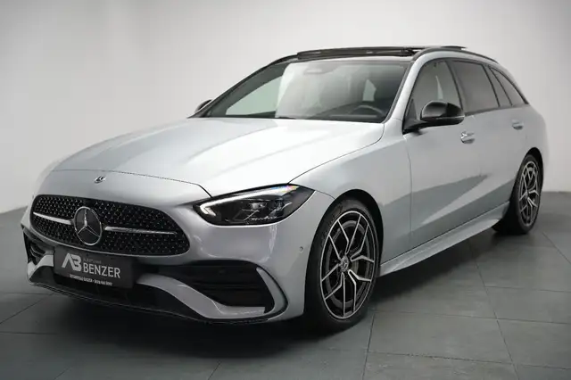Mercedes-Benz C-Class view 4
