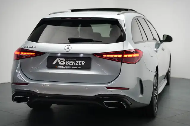 Mercedes-Benz C-Class view 9