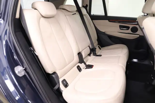 BMW 2 Series view 12
