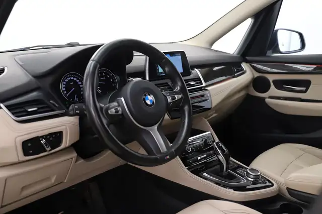BMW 2 Series view 13
