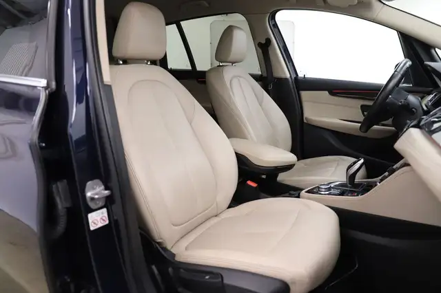 BMW 2 Series view 10