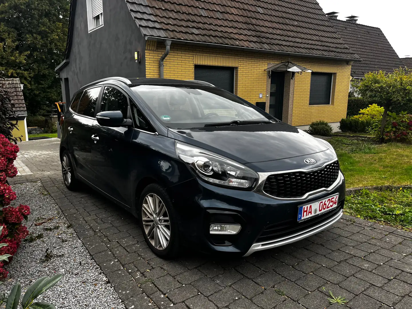 Kia Carens Vision 7 Sitze  sommer u winterreifen Grün - 2