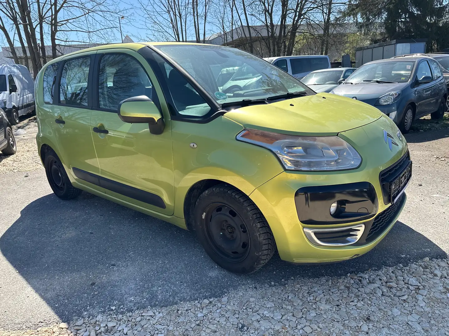 Citroen C3 Picasso VTi 95 Exclusive Grün - 2
