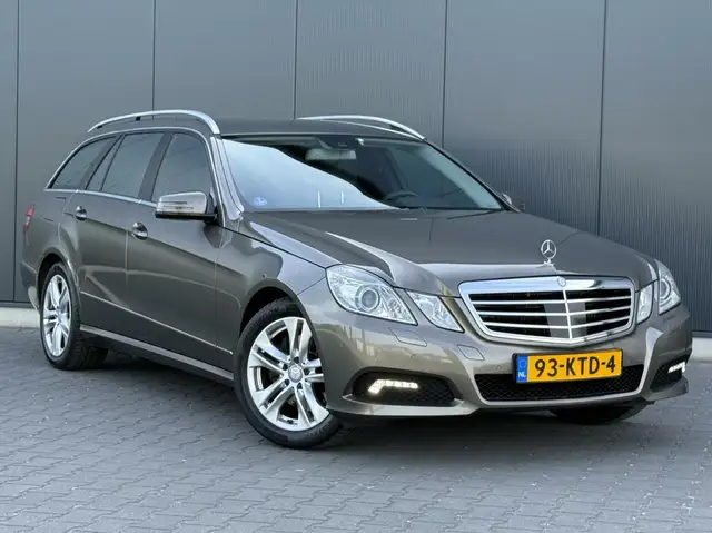 Mercedes-Benz E-Class view 2