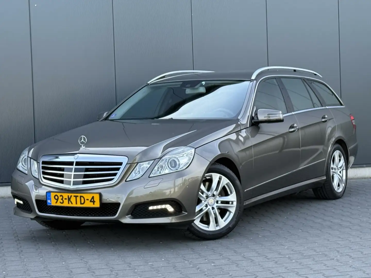 Mercedes-Benz E 350 Estate CGI Avantgarde Adaptive - 3e Eigenaar - Luc Hnědá - 1