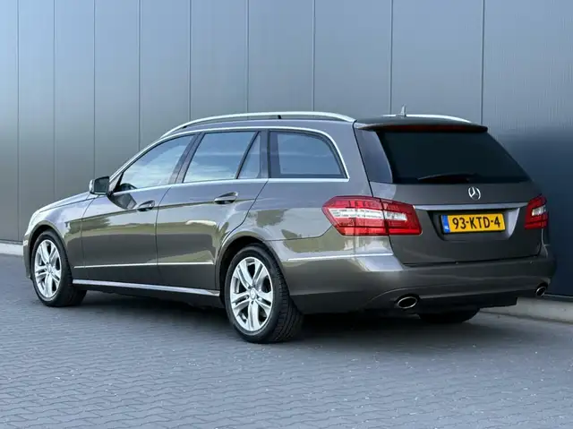 Mercedes-Benz E-Class view 11