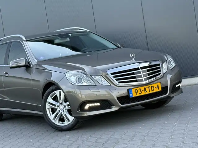 Mercedes-Benz E-Class view 12