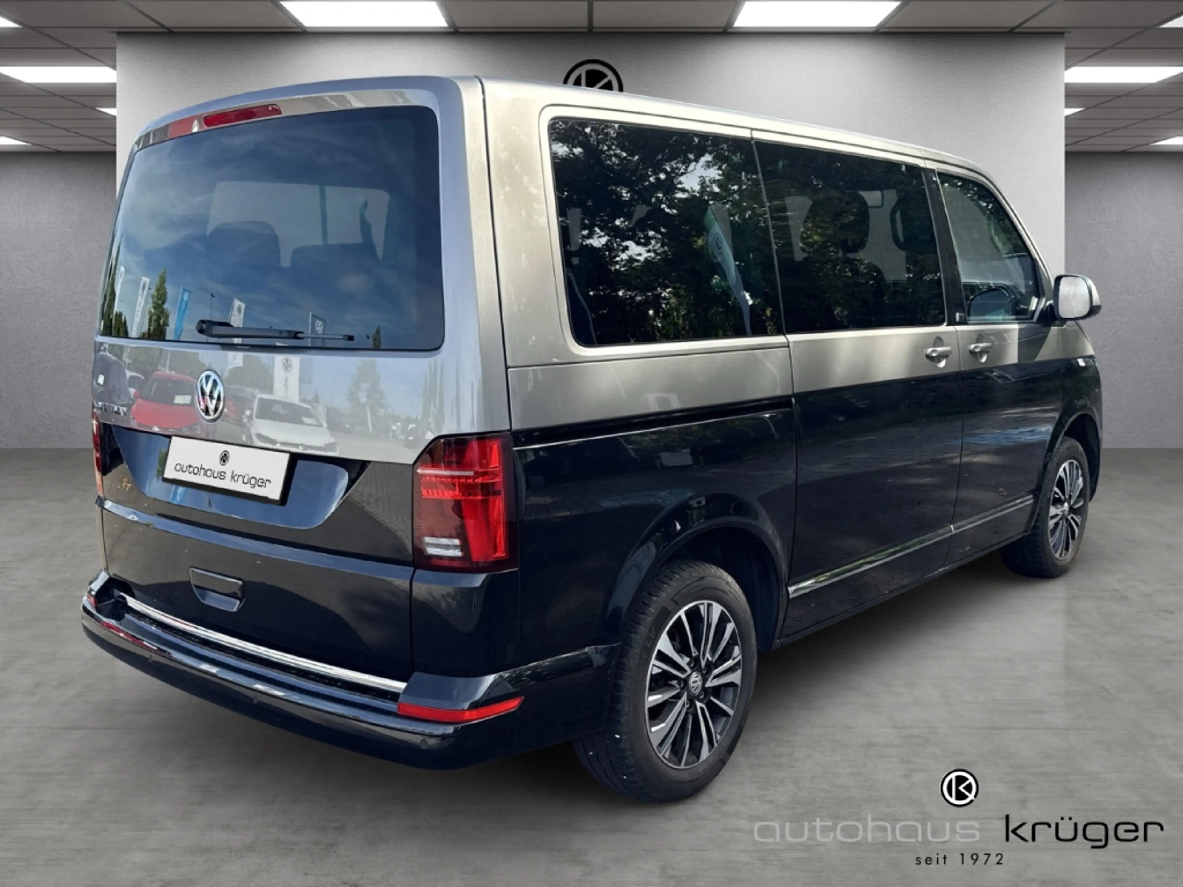 Volkswagen T6.1 Multivan Generation Six 2.0 TDI DSG StandHZG Navi LED ACC D — photo 5
